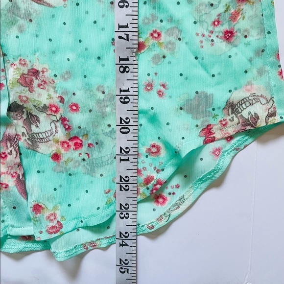 ABOUT A GIRL Women's Shirt XS Green Sheer Skulls Flowers Rock Metal Goth X Small - Picture 9 of 9